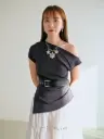 Irragular collar knit top